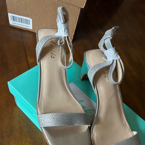 Sparkle Sandals - Picture 1 of 3